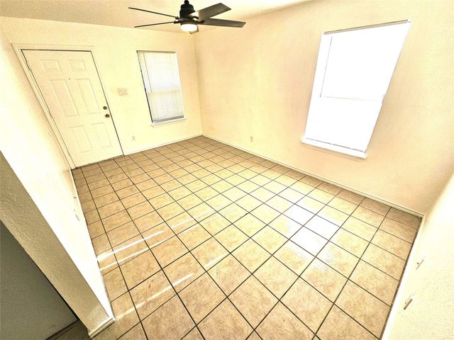 2837 Ave J, Fort Worth, TX 76105