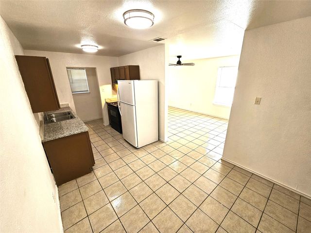 2837 Ave J, Fort Worth, TX 76105