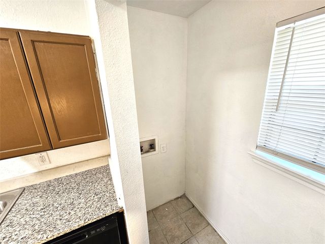 2837 Ave J, Fort Worth, TX 76105