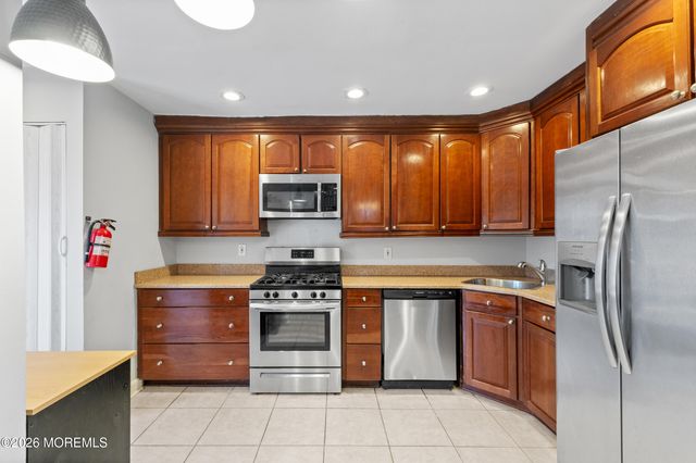 107 Boulevard W, Keyport, NJ 07735