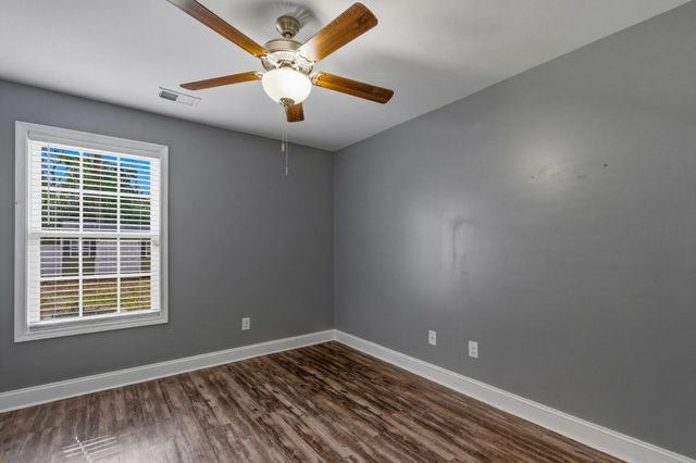 1105 Hickory Dr., Conway, SC 29526