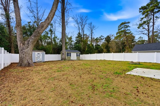 1105 Hickory Dr., Conway, SC 29526