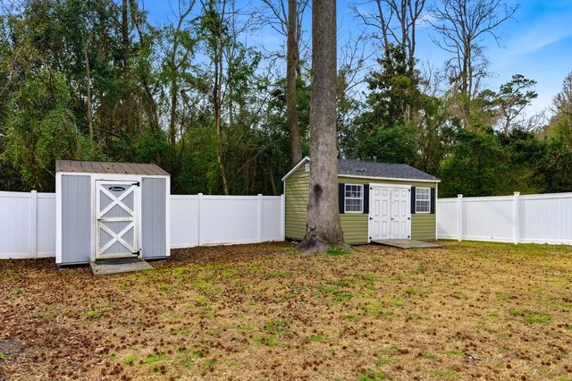 1105 Hickory Dr., Conway, SC 29526