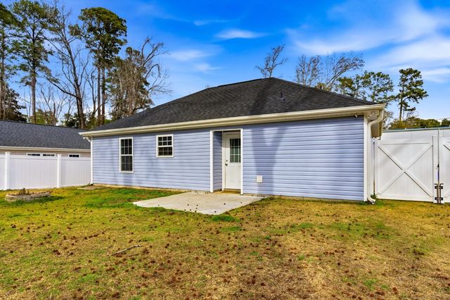 1105 Hickory Dr., Conway, SC 29526