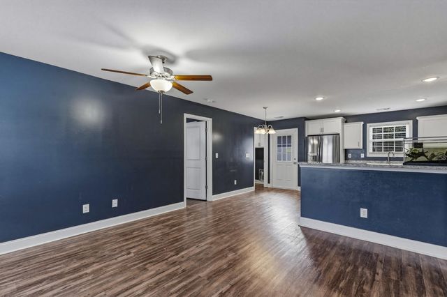 1105 Hickory Dr., Conway, SC 29526