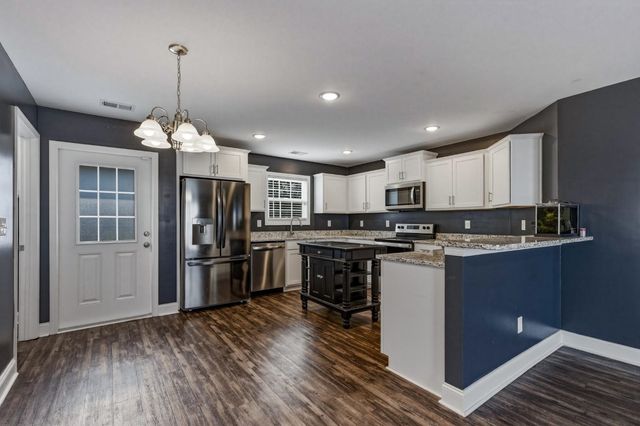 1105 Hickory Dr., Conway, SC 29526