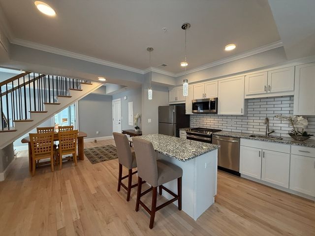 7 Waumbeck St -3-, Boston, MA 02121