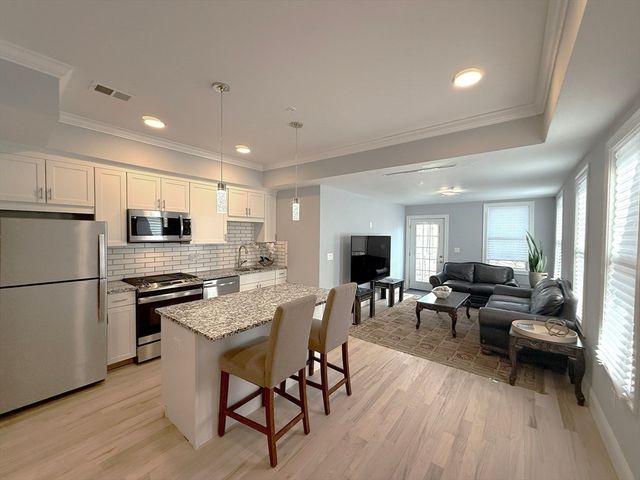 7 Waumbeck St -3-, Boston, MA 02121