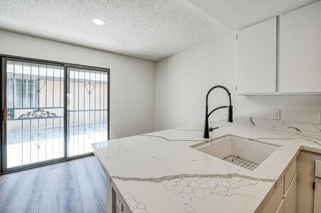 Image 13 of property listing at 4985 E Butler # 124, Fresno, CA 93727
