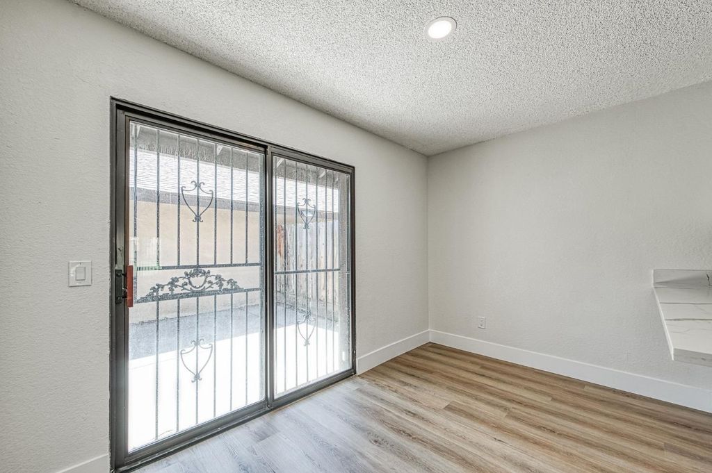 Image 14 of property listing at 4985 E Butler # 124, Fresno, CA 93727