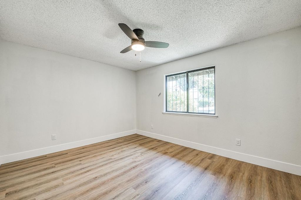 Image 18 of property listing at 4985 E Butler # 124, Fresno, CA 93727