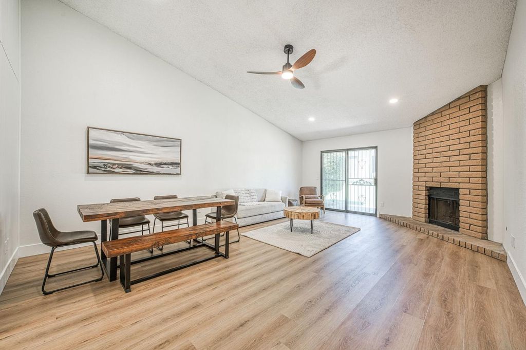Image 4 of property listing at 4985 E Butler # 124, Fresno, CA 93727