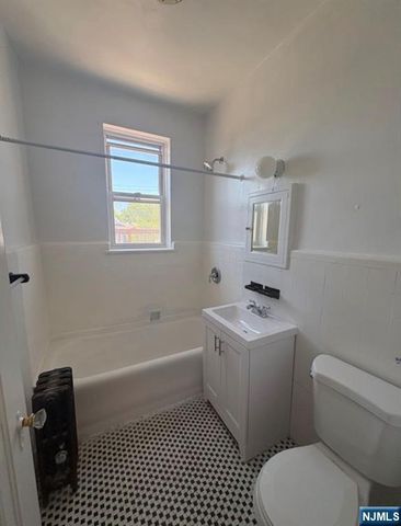 82 Paulison Avenue 7C, Passaic, NJ 07055