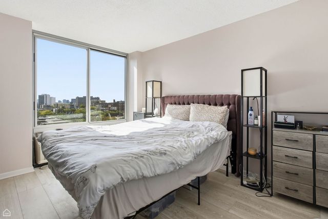 450 W Briar Place 10H, Chicago, IL 60657