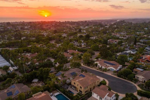 809 Dolphin Circle, Encinitas, CA 92024