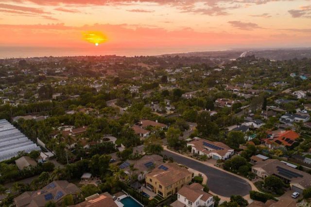 809 Dolphin Circle, Encinitas, CA 92024