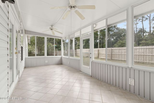 884 ROCK BAY Drive, Jacksonville, FL 32218