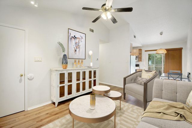 1015 E Yager LN 88, Austin, TX 78753