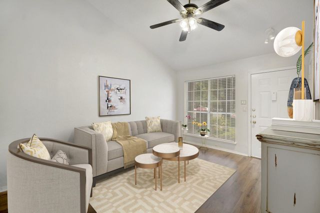 1015 E Yager LN 88, Austin, TX 78753