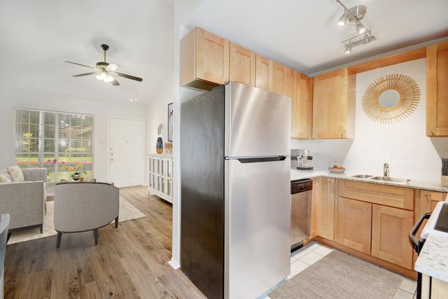 1015 E Yager LN 88, Austin, TX 78753