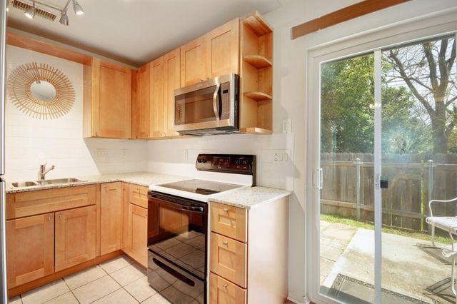 1015 E Yager LN 88, Austin, TX 78753