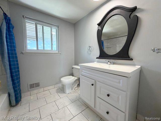 20115 Merle Court, Clinton Township, MI 48035