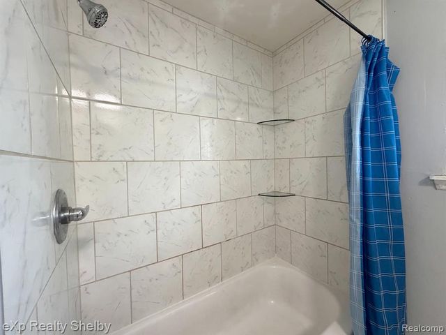 20115 Merle Court, Clinton Township, MI 48035