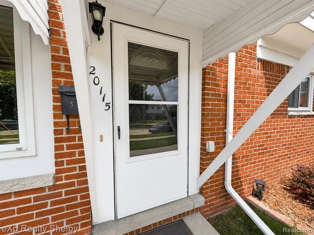 20115 Merle Court, Clinton Township, MI 48035