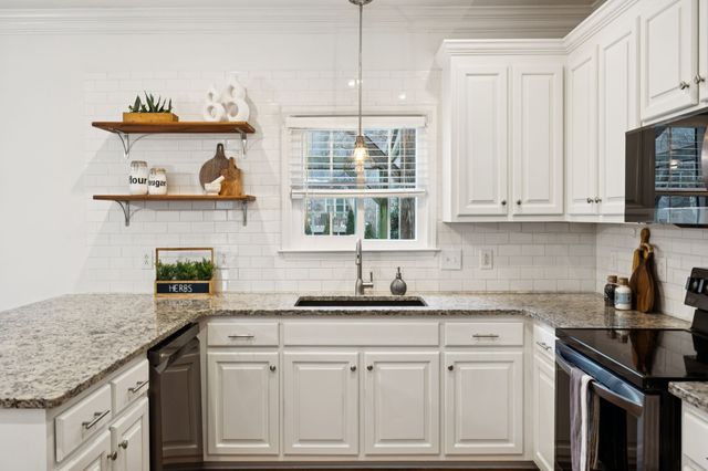 1042 Belcor Dr, Spring Hill, TN 37174