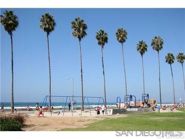 2130 Vallecitos 144, La Jolla, CA 92037