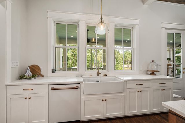 16 Bent Pebble Point, Lumberton, MS 39455