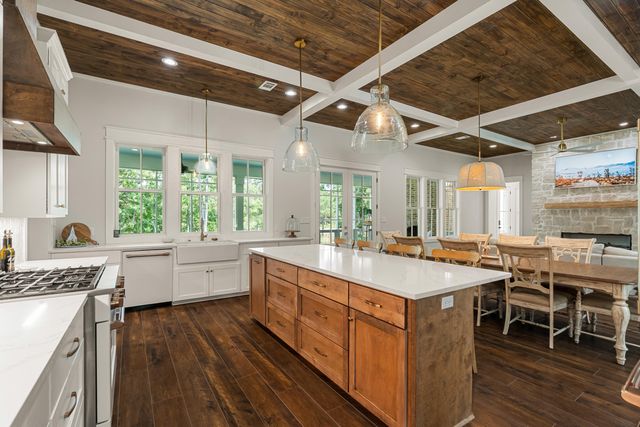 16 Bent Pebble Point, Lumberton, MS 39455