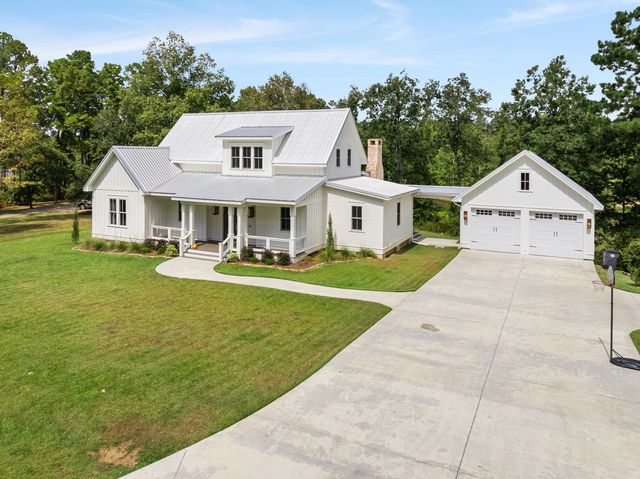 16 Bent Pebble Point, Lumberton, MS 39455