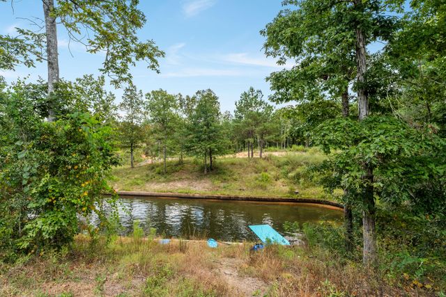 16 Bent Pebble Point, Lumberton, MS 39455