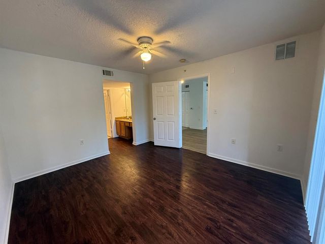 231 SW Palm Drive 107, Port St. Lucie, FL 34986