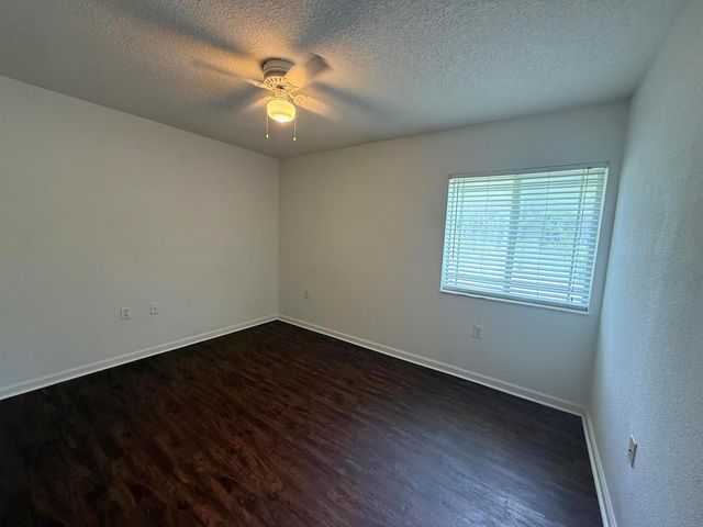 231 SW Palm Drive 107, Port St. Lucie, FL 34986
