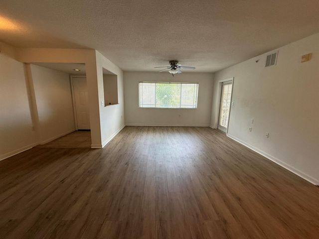 231 SW Palm Drive 107, Port St. Lucie, FL 34986