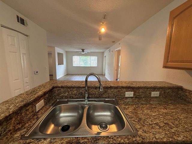231 SW Palm Drive 107, Port St. Lucie, FL 34986