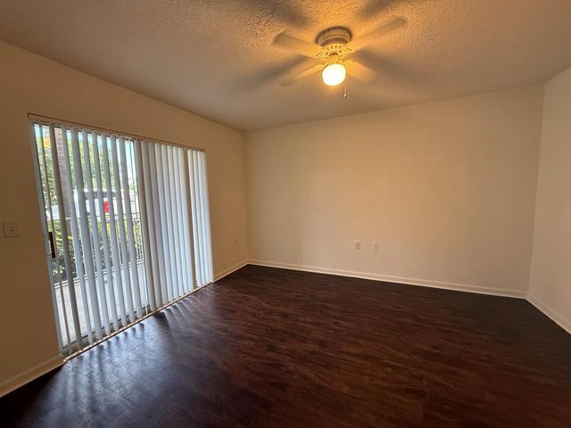 231 SW Palm Drive 107, Port St. Lucie, FL 34986