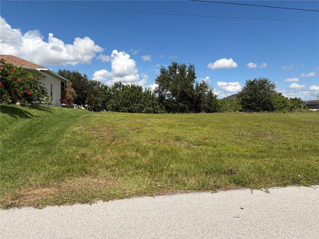 401 NW 8TH TERRACE, Cape Coral, FL 33993