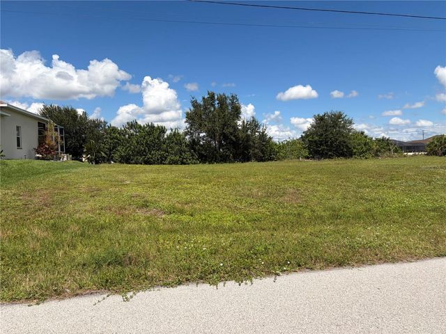 401 NW 8TH TERRACE, Cape Coral, FL 33993