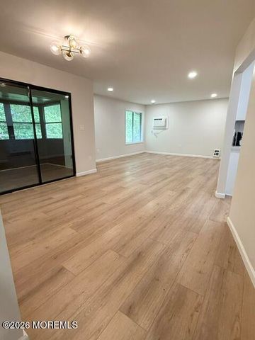 166 Cross Slope Court H, Manalapan, NJ 07726