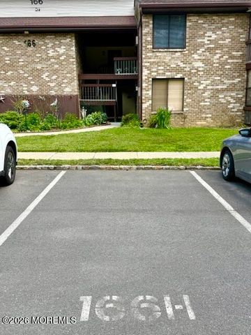 166 Cross Slope Court H, Manalapan, NJ 07726