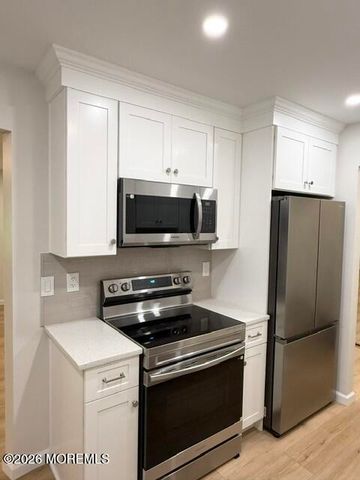 166 Cross Slope Court H, Manalapan, NJ 07726