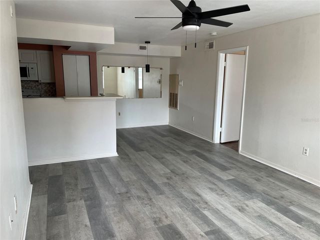 3016 PARKWAY BOULEVARD 303, Kissimmee, FL 34747