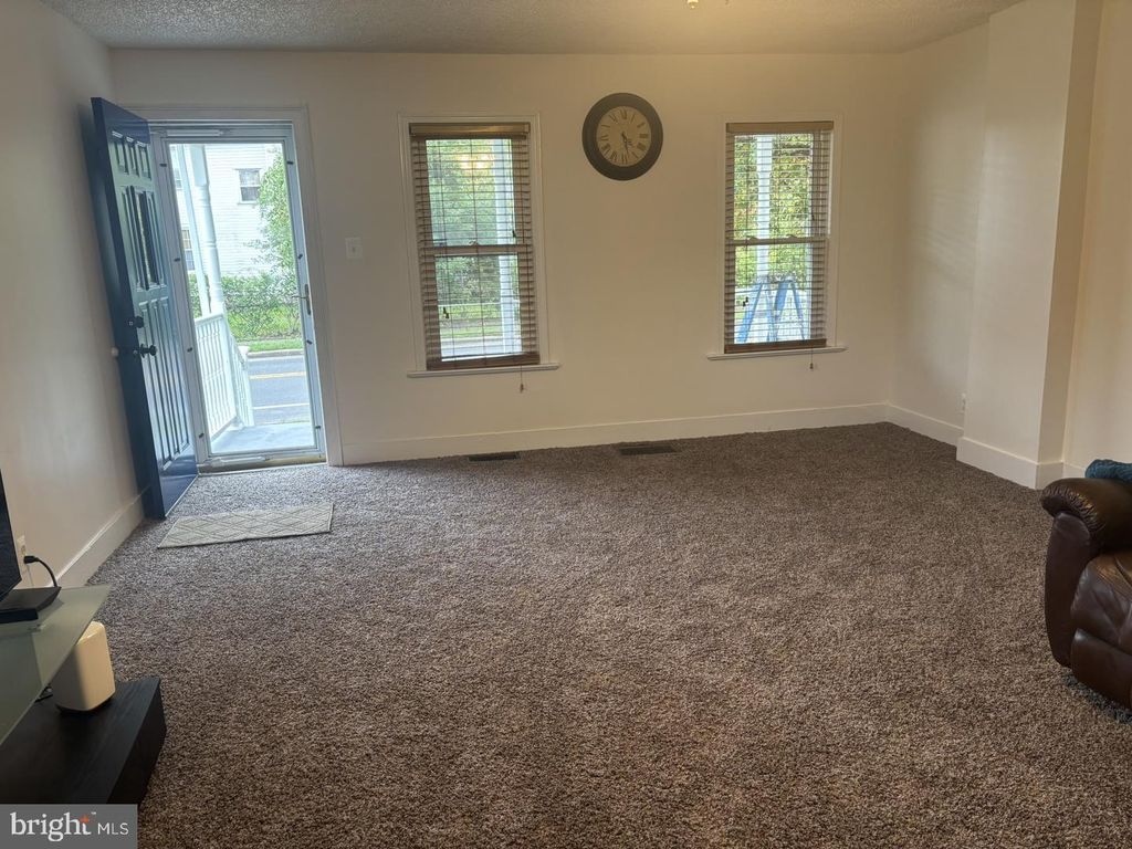 509 WARREN ST, BEVERLY, NJ 08010 — photo 2
