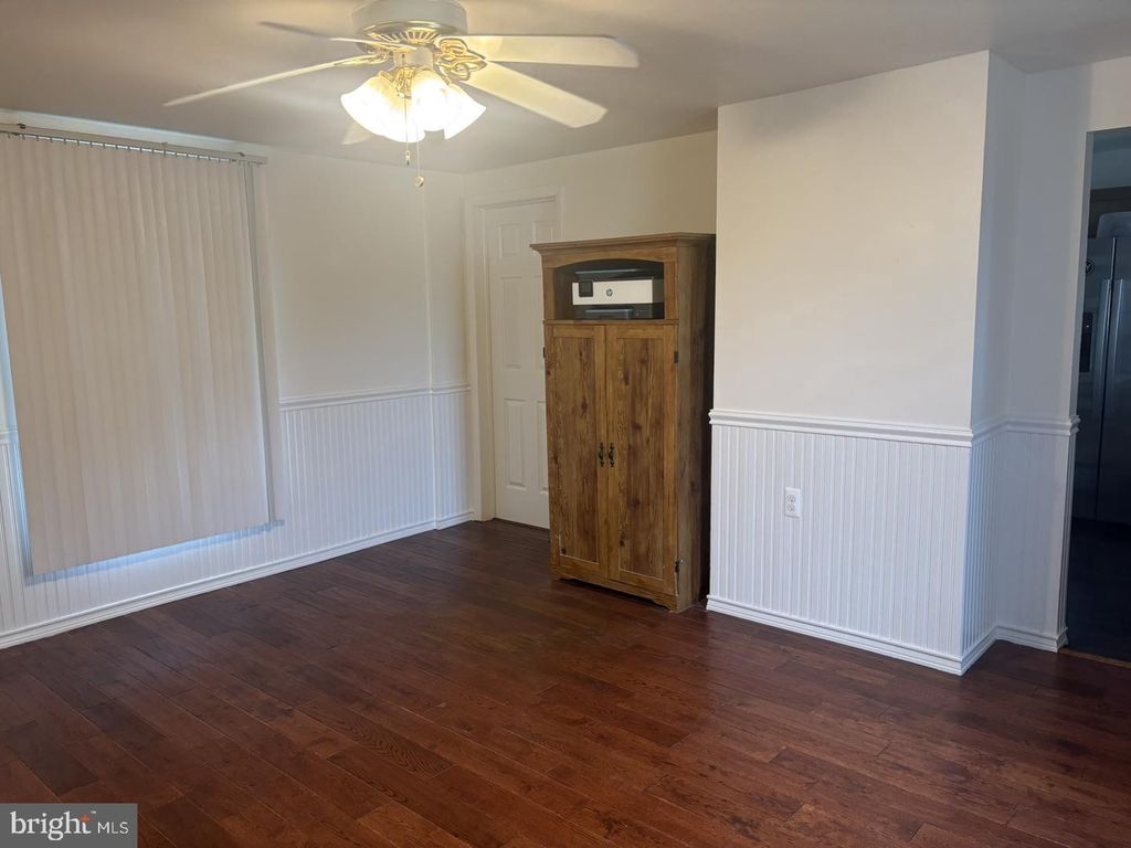 509 WARREN ST, BEVERLY, NJ 08010 — photo 4
