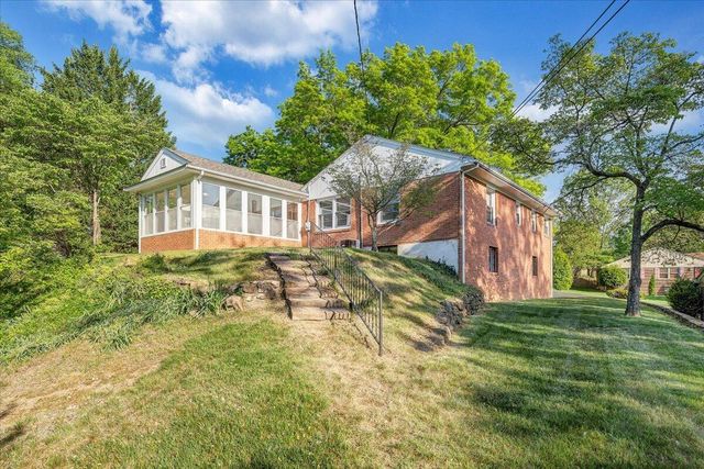 2421 Mount Vernon RD, Roanoke, VA 24015