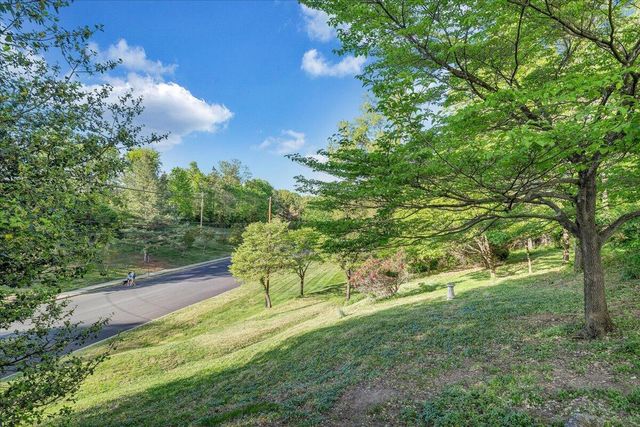2421 Mount Vernon RD, Roanoke, VA 24015