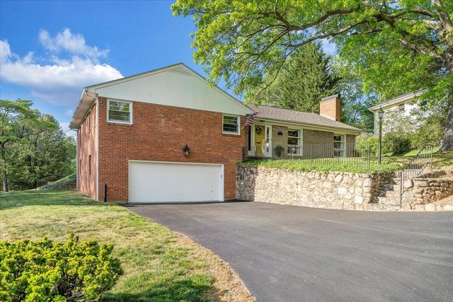 2421 Mount Vernon RD, Roanoke, VA 24015